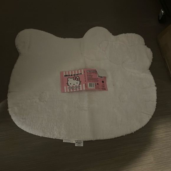 Hello Kitty Bath Rug - Picture 2 of 2